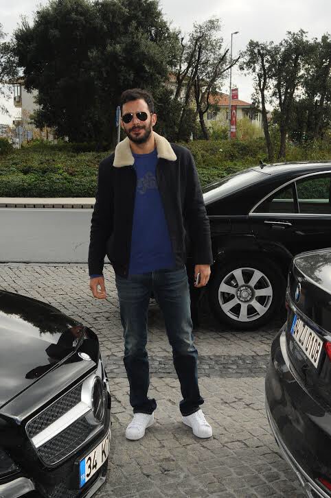 ArducBaris7's tweet photo. İşte Şu Giyimine Bayılıyorum.👊 https://t.co/XhJ16dXanc