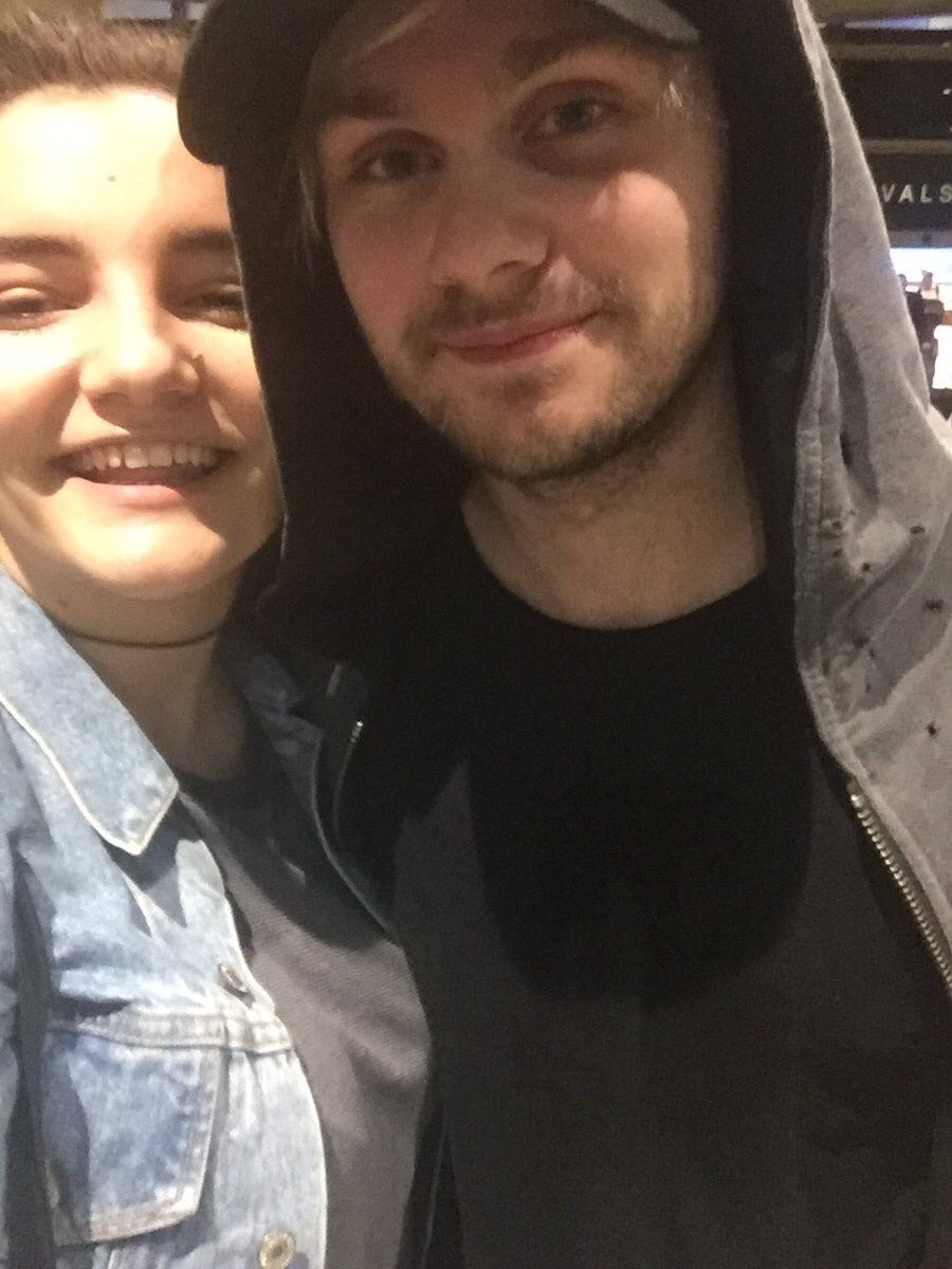 doseofmichael's tweet photo. HIS BEARD LMAO I LOVE MICHAEL https://t.co/iOz2Kh5C6R