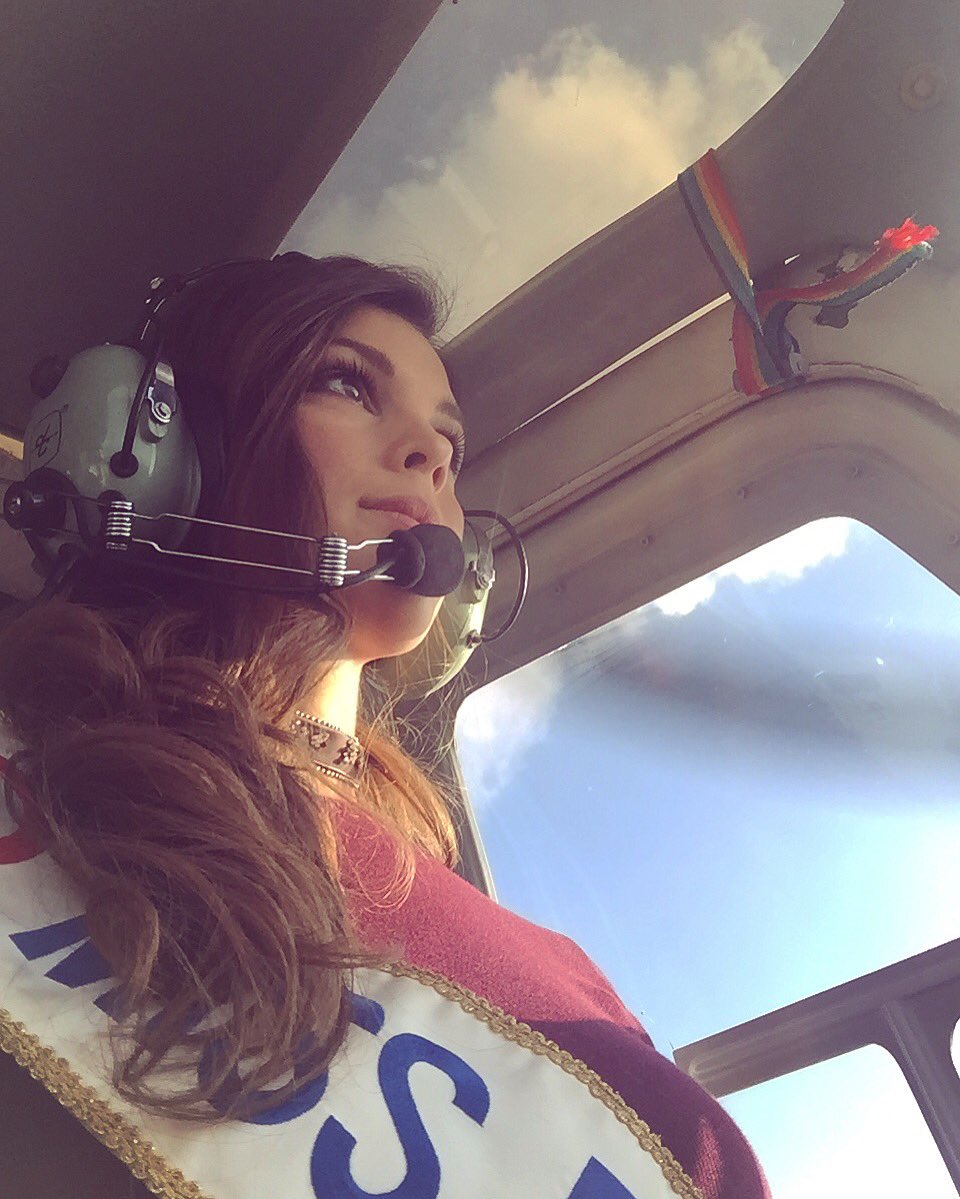 IrisMittenaereO's tweet photo. En route pour l'élection de Miss Pays des 7 vallées ! Au moins je suis sûre de ne pas être en retard ! 🚁😁
#missfrance #helicopter #sky https://t.co/RvOtHxc7gq