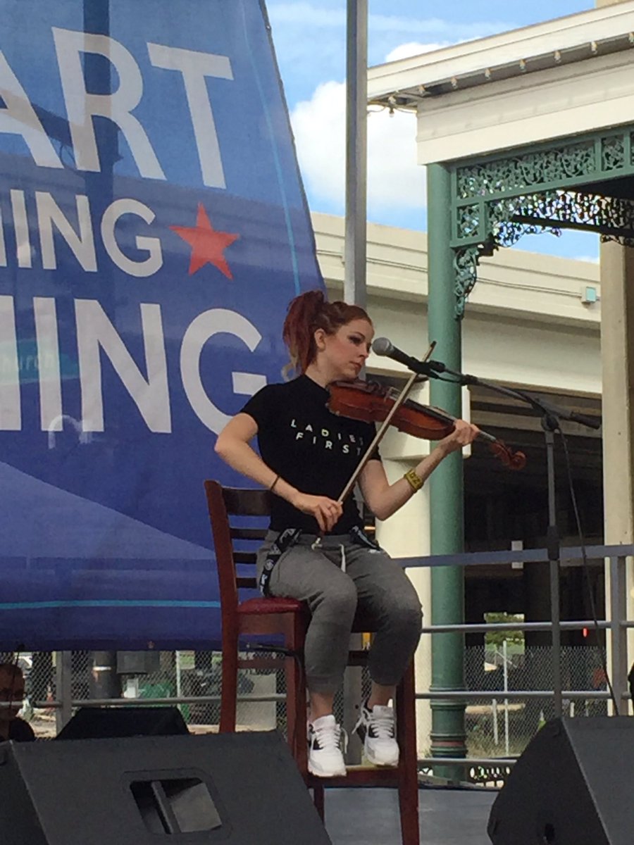 GiveTilItRocks's tweet photo. Get down to @ChurchStOrlando @ChurchStreetOrl for #Strideanddine with @LindseyStirling live NOW! #orlandostrides #givetilitrocks https://t.co/7UetXYM4Bv