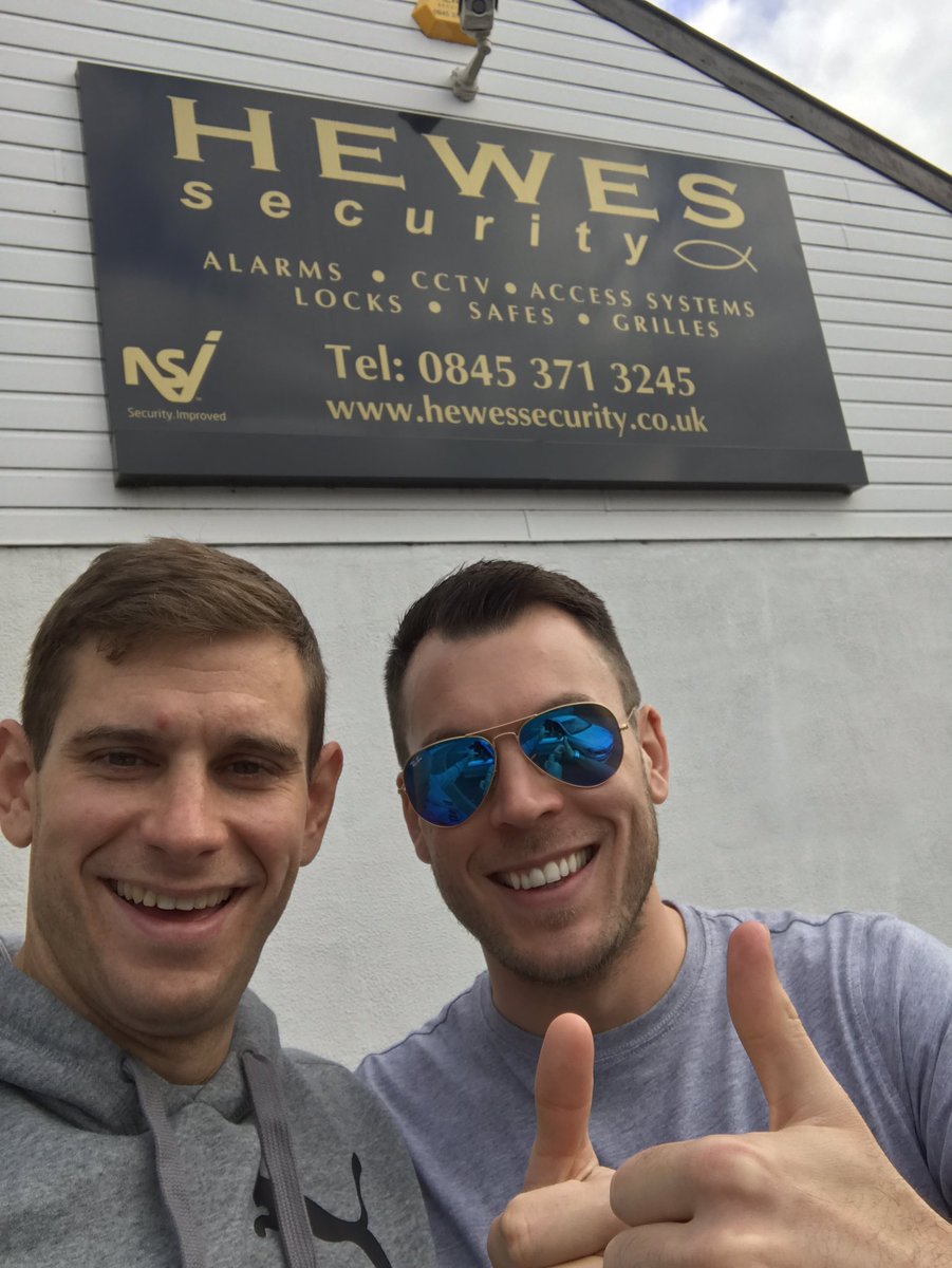 tomgolding85's tweet photo. @UCCfootballClub supporting or sponsor @HewesSecurity #uccfc #sponsors #TogetherStronger https://t.co/4Df58aDFKZ