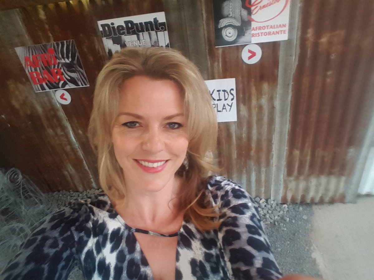 @Afropunt Bethlehem saam met Mathys Roets! #Honoured to be opening for Mathys! #living the dream #good food #verygoodpeople!