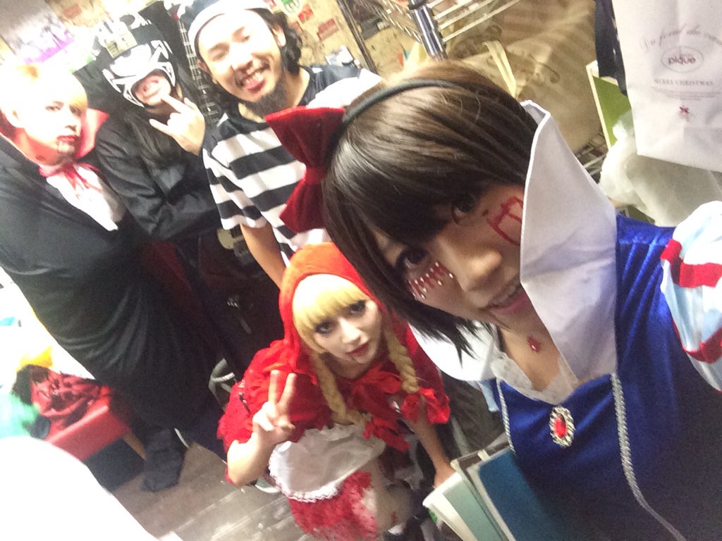 pi0420yo's tweet photo. 両国サンライズのライブ、ほんとにほんとーにありがとうございましたっ(((o(*ﾟ▽ﾟ*)o)))APRA.しらすバンドと曲数もいつ��より倍以上多かったけど楽しかったです！観にきてくれた皆様ありがとうございました♡ https://t.co/hc16OjZNpN
