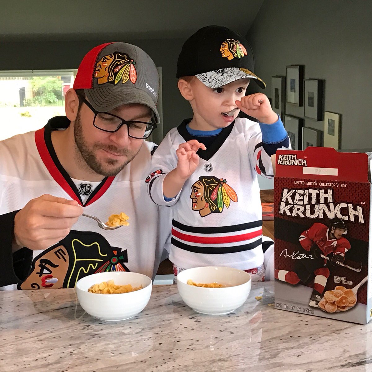 hplug's tweet image. Saturday morning breakfast of champions! @NHLBlackhawks @DuncanKeith #keithkrunch #NHL