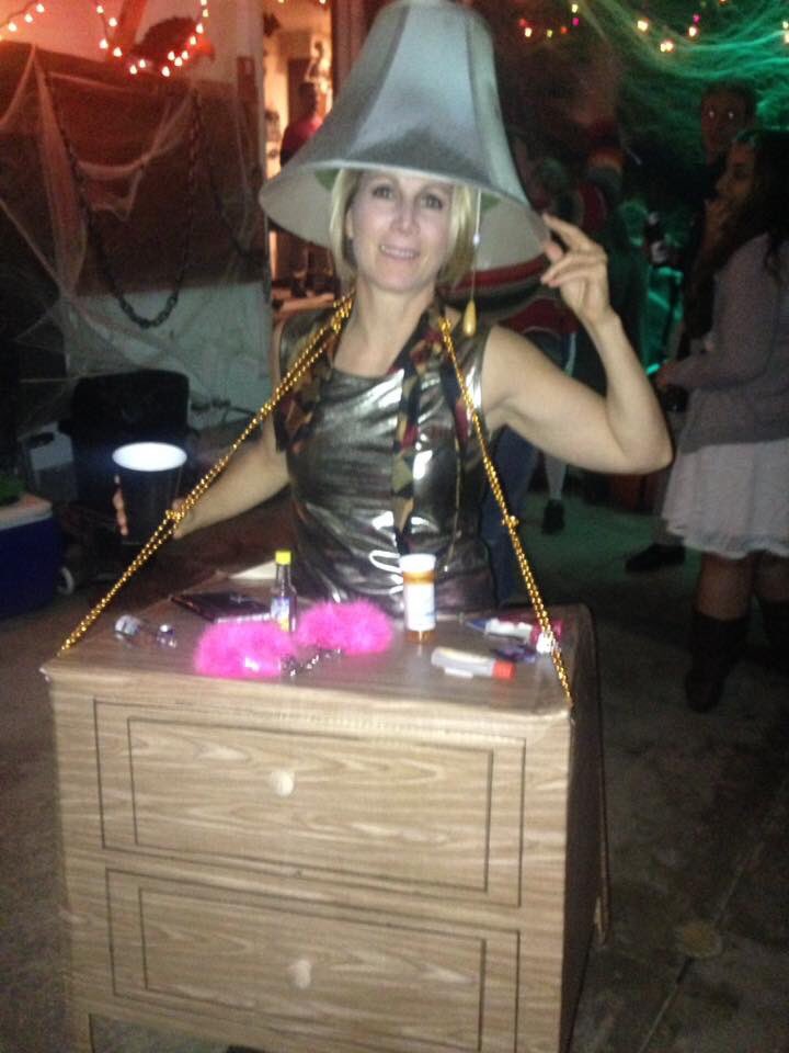 shaina_tamminen's tweet photo. MY MOM WAS A "ONE NIGHT STAND" FOR HALLOWEEN WHAT THE HELL https://t.co/1kmQ4gcThQ