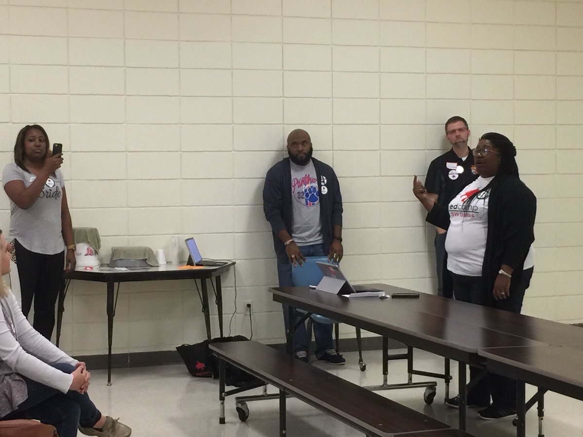 TyGJones's tweet photo. Glad I made it by #edcampSWD @knikole @NKeithBlend @LancasterISD @kyndra_johnson @Dr_McFarland https://t.co/9Pvm348kDM