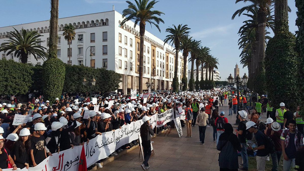 Phlo_ria's tweet photo. All we want is our school back!!
#contre_la_fusion 
#ensa https://t.co/yFqAzoGkCg