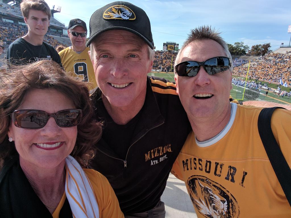 DebStojeba's tweet image. #zousocial