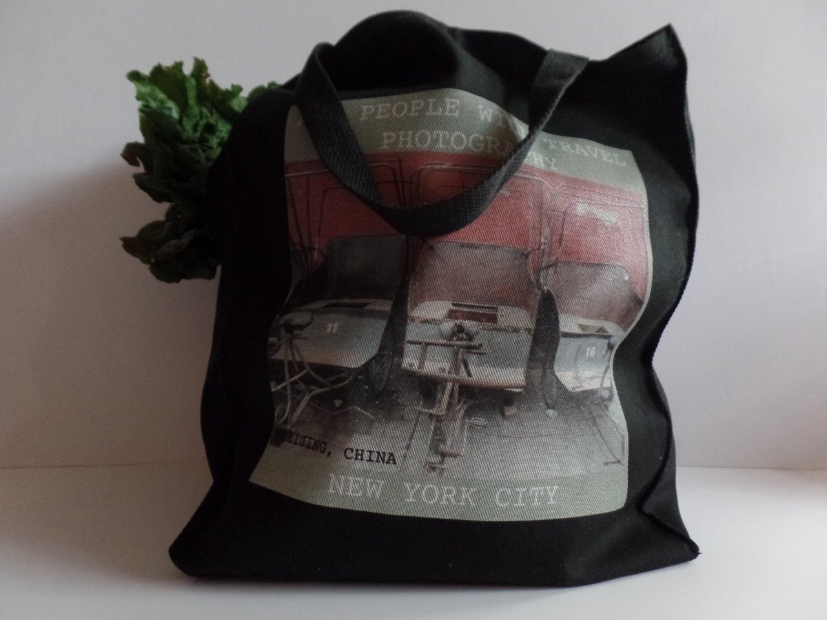 APWTNews's tweet image. It's Saturday! What will you carry in your Tote. The Fall Totes. Shop today: apwtphotographyshop.com/listing/454167…
#saturdayshopping #falltotes #fallbags