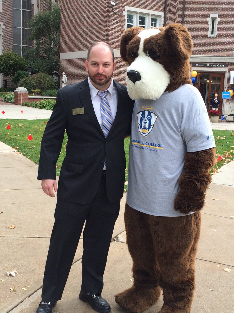 ApplyEmmanuel's tweet image. Halo loves financial services! Talk to us at the Open House.  #counstweet