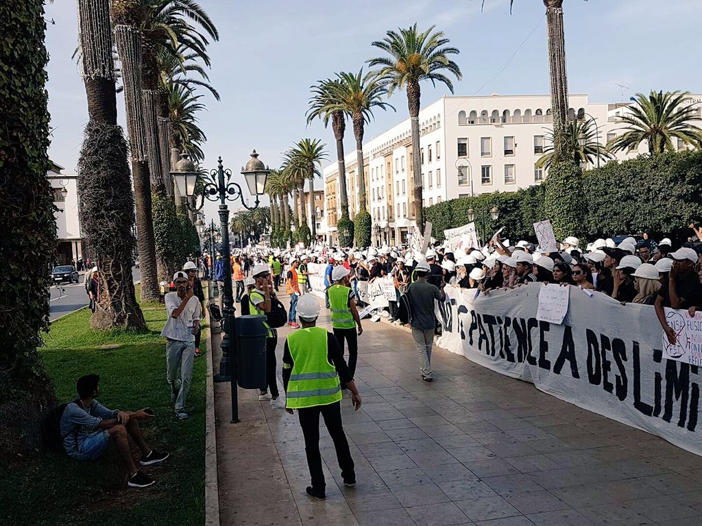 Phlo_ria's tweet photo. I am an engineer and I am protesting for my right today...
#contre_la_fusion 
@AJArabic 
@AlArabiya 
@FRANCE24 https://t.co/eUvy5KRvRt