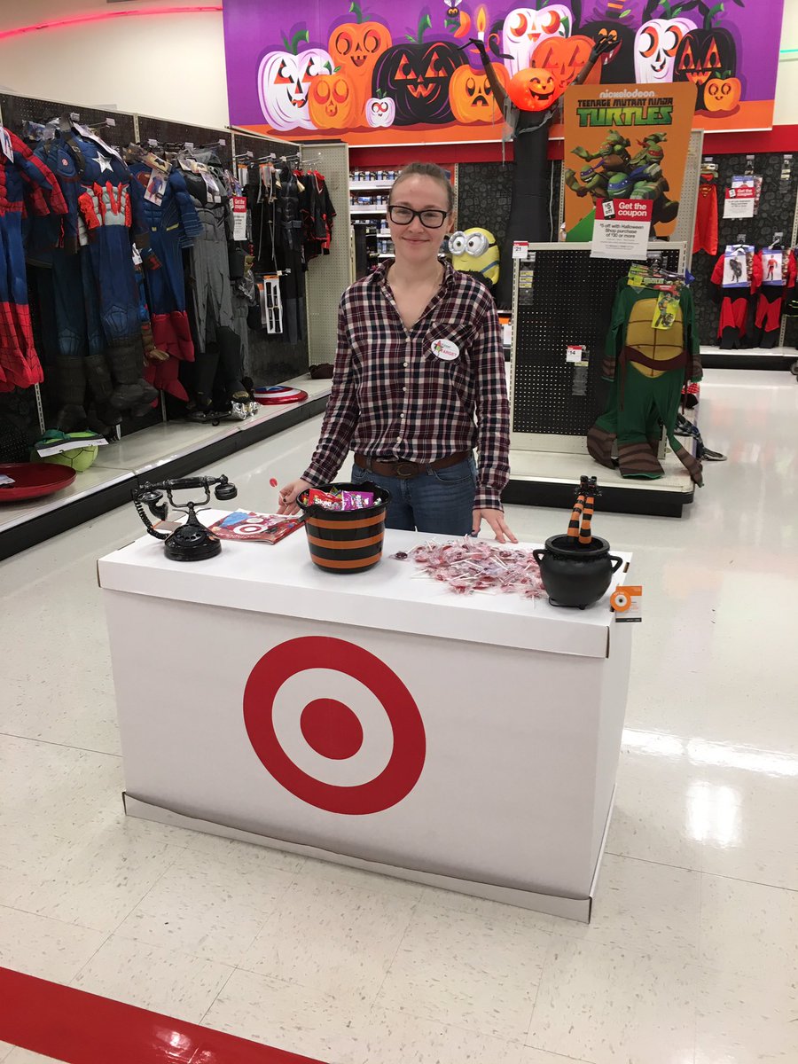 Our Spooktacular event is in full swing! Don't let the great zone fool ya, this place is hoppin! #Paradise #HappyHalloween <a href="/salamlazkani/">salamlazkani</a>