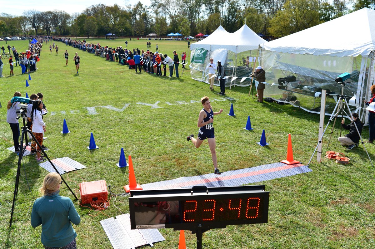IvyLeague's tweet photo. MXC: The 2016 #IvyHeps individual champion, @YaleTF_XC James Randon! https://t.co/HS9A63lVSr