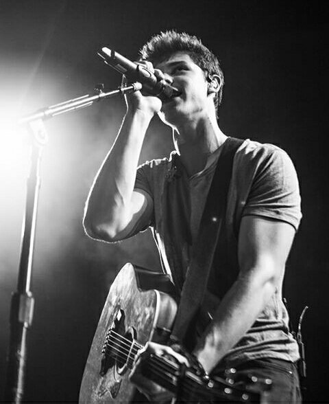 Lady_Midnightt's tweet photo. #EMABiggestFansShawnMendes https://t.co/MGrNQSpek1