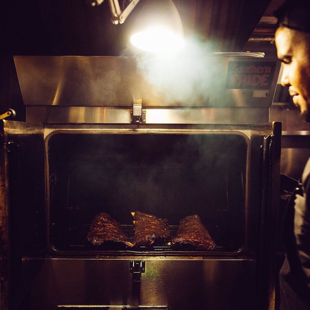 Chef Ryan Paris working his magic on our Beef Ribs ✨✨🐄🍖 ift.tt/2fqSoqF