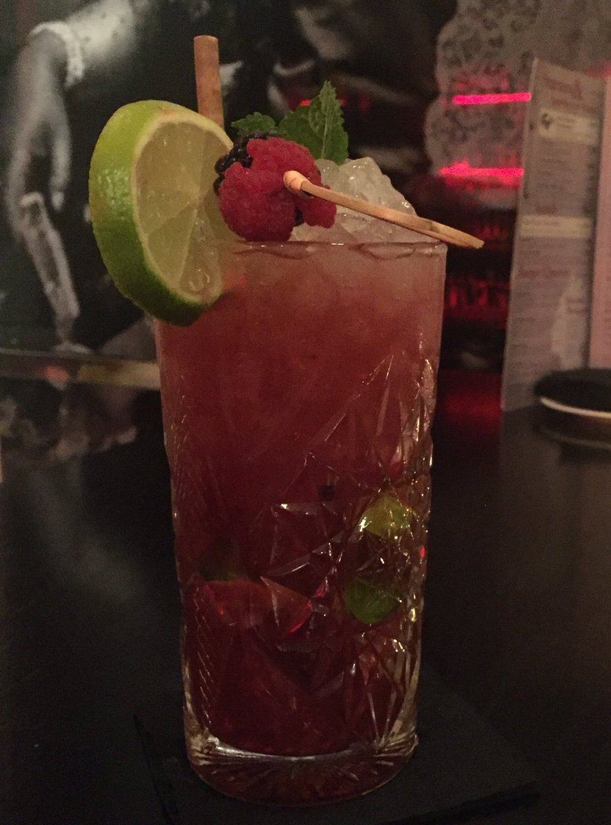 Red Fruit Passion with @BLOOMGin 
#cocktails #Madrid #bartender