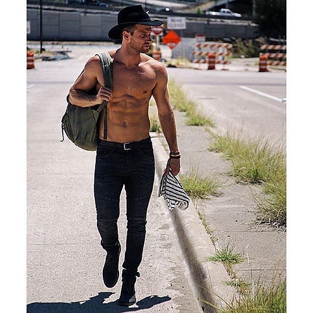 CowboyConnexion's tweet photo. #cowboy #hotcowboy #sexycowboy #muscles #abs #fit #fitness #fitfam #bodybuilding #weightli… https://t.co/QeoEGPvuXF https://t.co/poV0YwLLJv