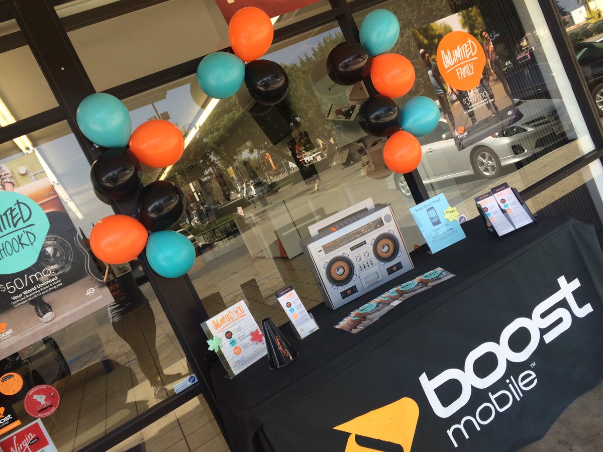 2020mobilepom04's tweet photo. Great afternoon costumers 🌹 #stopby #cometakealook👀 #greatdeals #willbemorethangladtoanswerallur?'s #WhereYouAt https://t.co/ckTUIPYodr