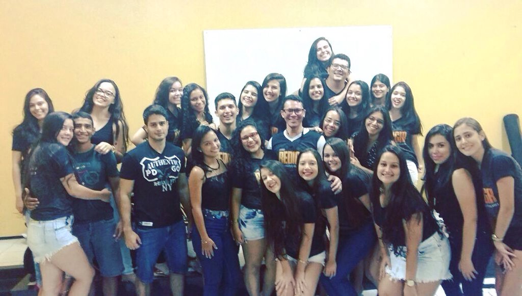 cursoredigirigt's tweet image. Turma Redigir 2016 encerra seus trabalhos na noite desta quinta-feira, 27, numa aula de muita descontração! #NotaMil