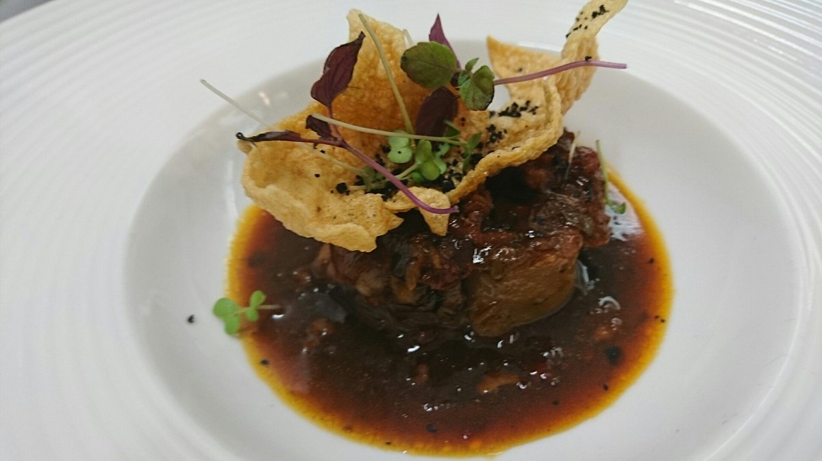 igalatas's tweet photo. En Gros -  Donostia hay un hueco para un lugar lleno de detalles,  producto,  sabores y originalidad se llama @GalernaJanEdan Hay que ir YA https://t.co/ouyZhEreOg