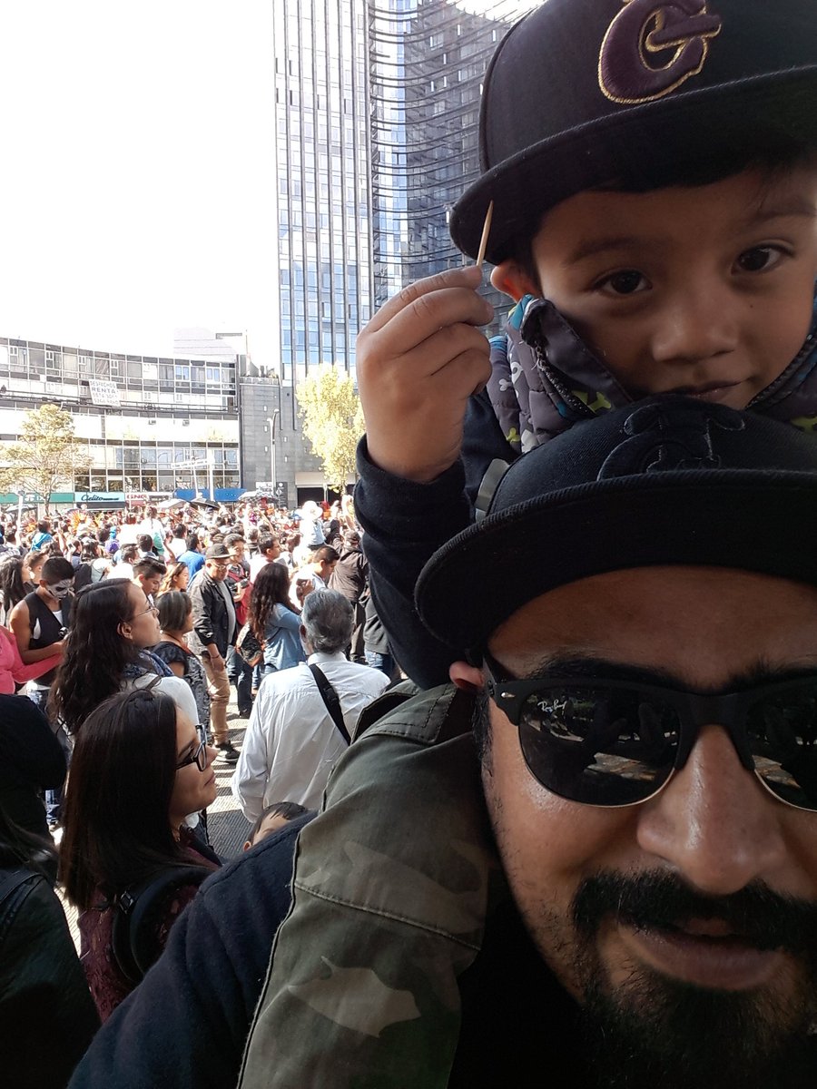 rivvvera's tweet photo. #desfileDiademuertos #cdmx #laclicka https://t.co/mENl4rI38x