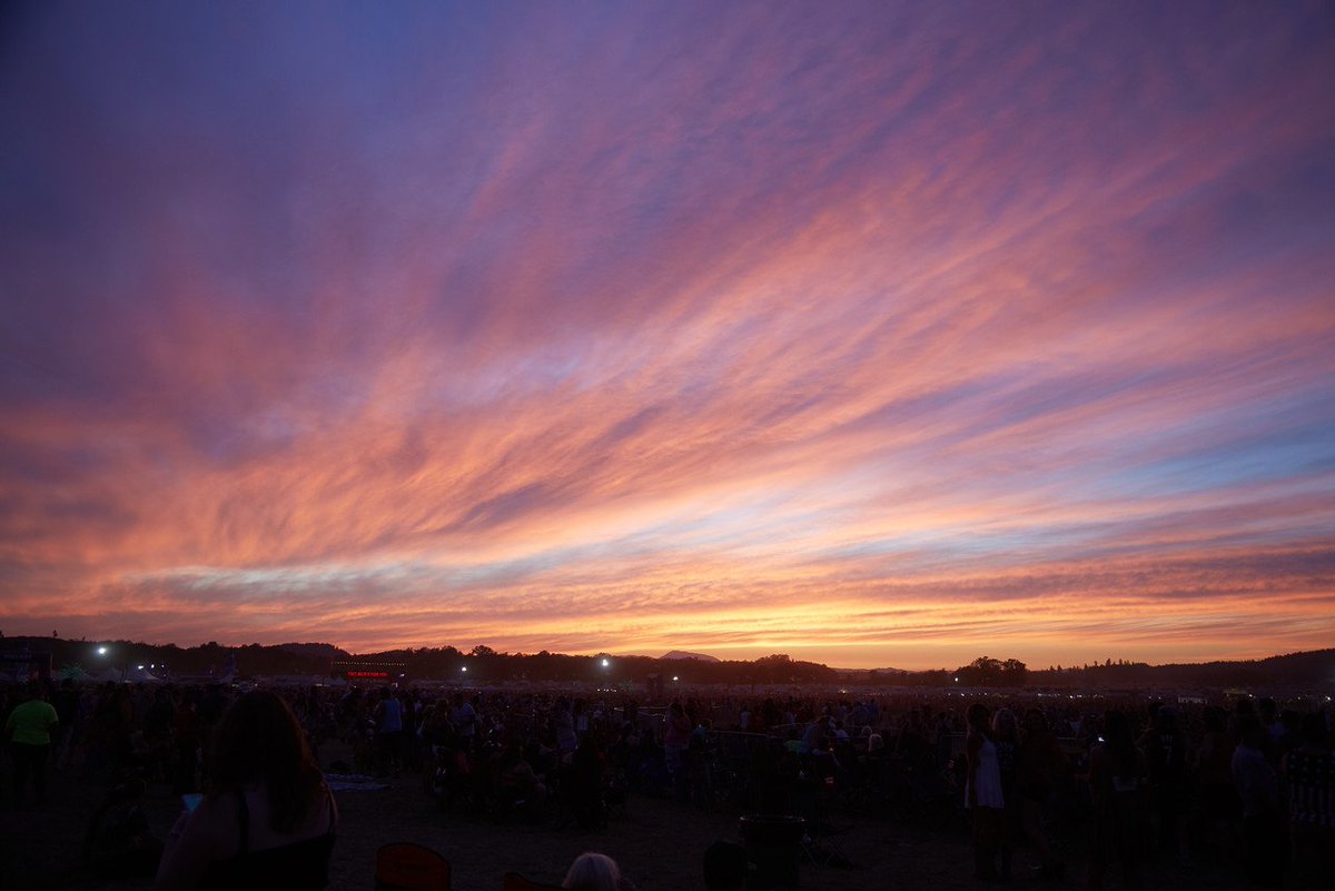 BWCMF's tweet photo. Those #bwcmf country sunsets at our festival are incredible! Don't y'all agree?! #CMT #cmf #countrymusic #sunset #oregon https://t.co/xgyFpuU1wy