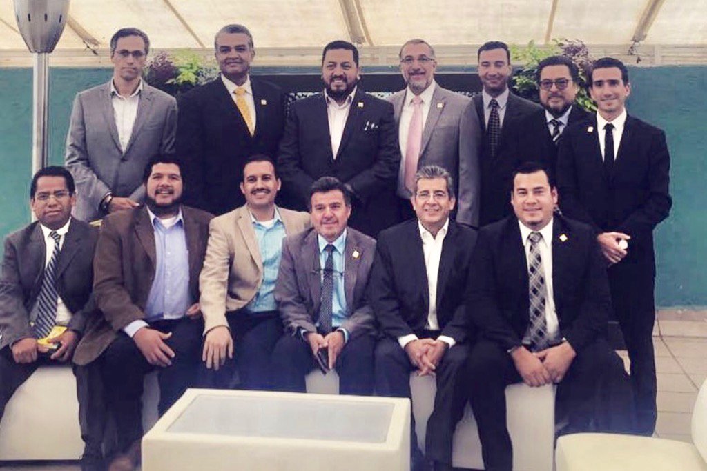 oscarive's tweet photo. @CNCSMexico Trabajos para modelar la estrategia #mxti2020, un éxito @jbuitrona @rrendonm @EnriqueJacobR https://t.co/xlNNMcsIHm