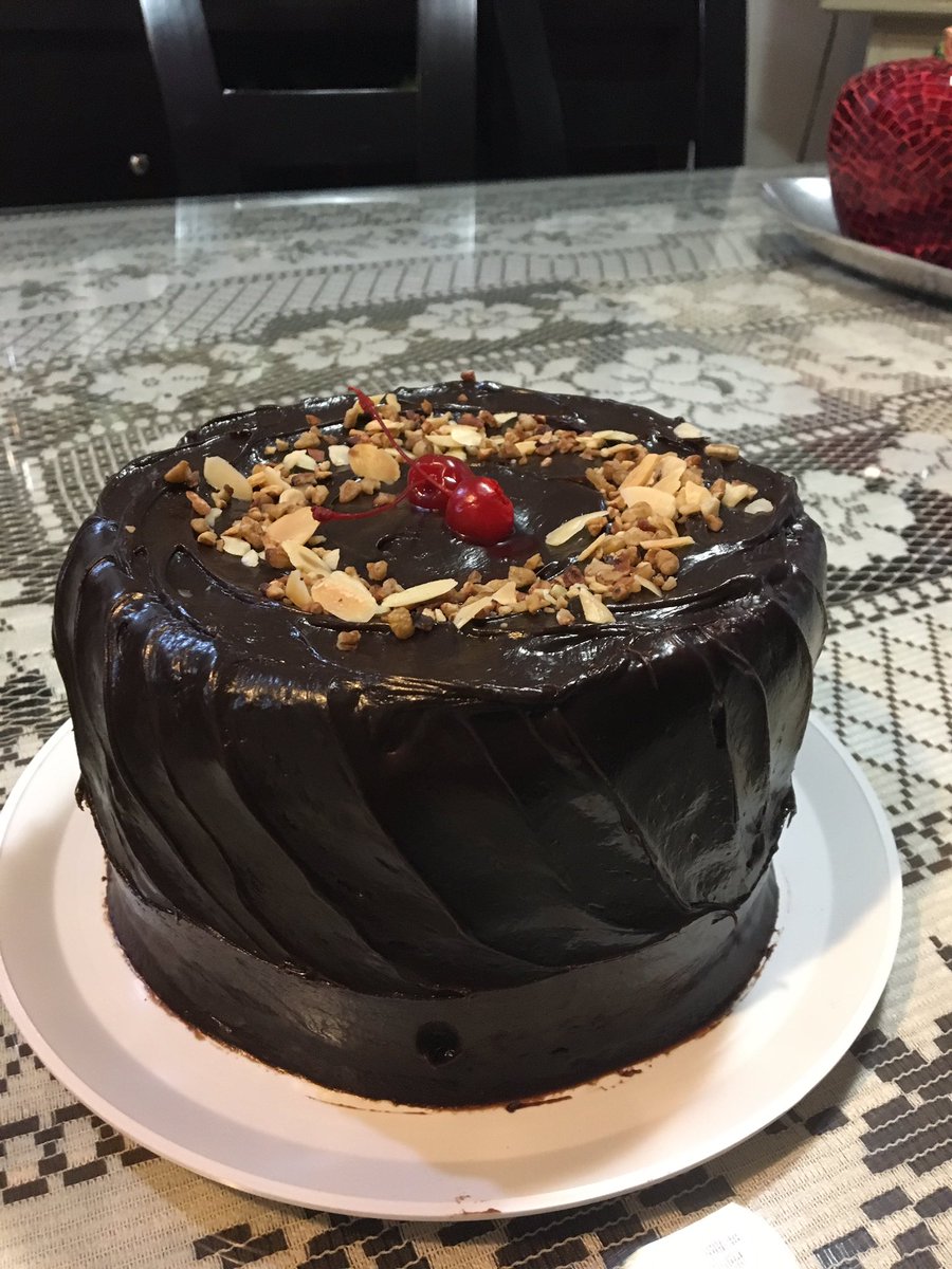 ivaanornelas5's tweet photo. 🎂 Celebrating !! #2ndcake https://t.co/83kS6xcBBP
