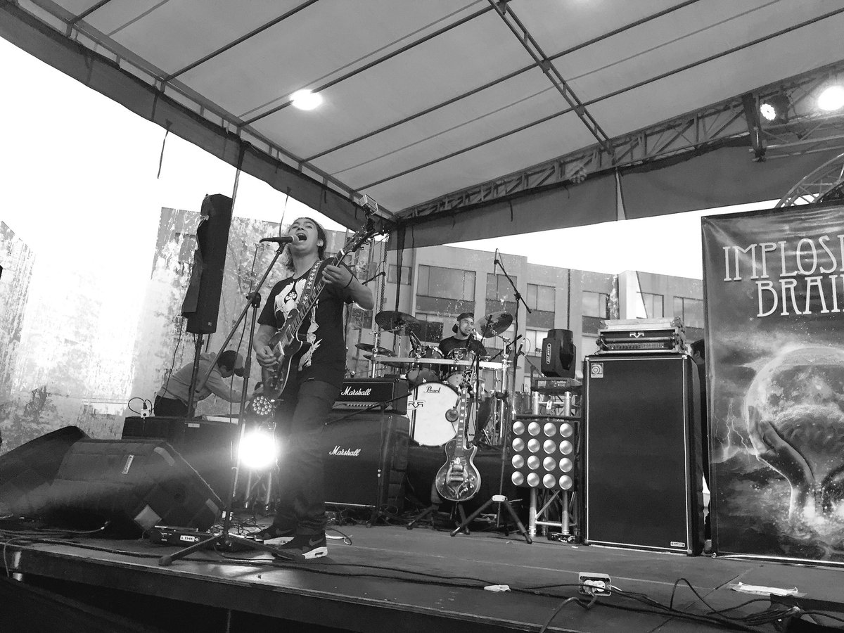 Engativalcaldia's tweet photo. #ImplosionBrain es adrenalina pura. A poguear se dijo!!! #RockX @AngelaVOrtizR @EnriquePenalosa @CulturaenBta @Bogota https://t.co/3w3zjVBQsu