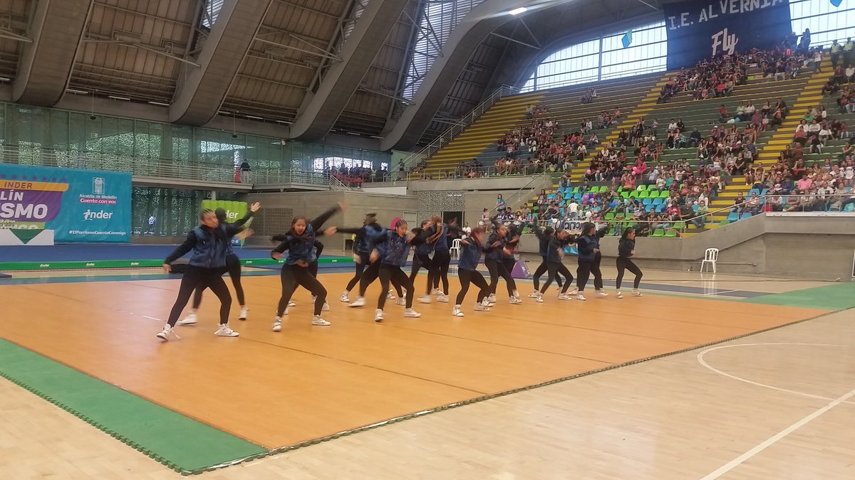 INDERMEDELLIN's tweet photo. Sincronización, belleza, ritmo, elasticidad y mucho más... en Medellín, en la Copa Municipal de Porrismo #EPD #JDCM #Indercolegiados https://t.co/Tj2PAtr3bm
