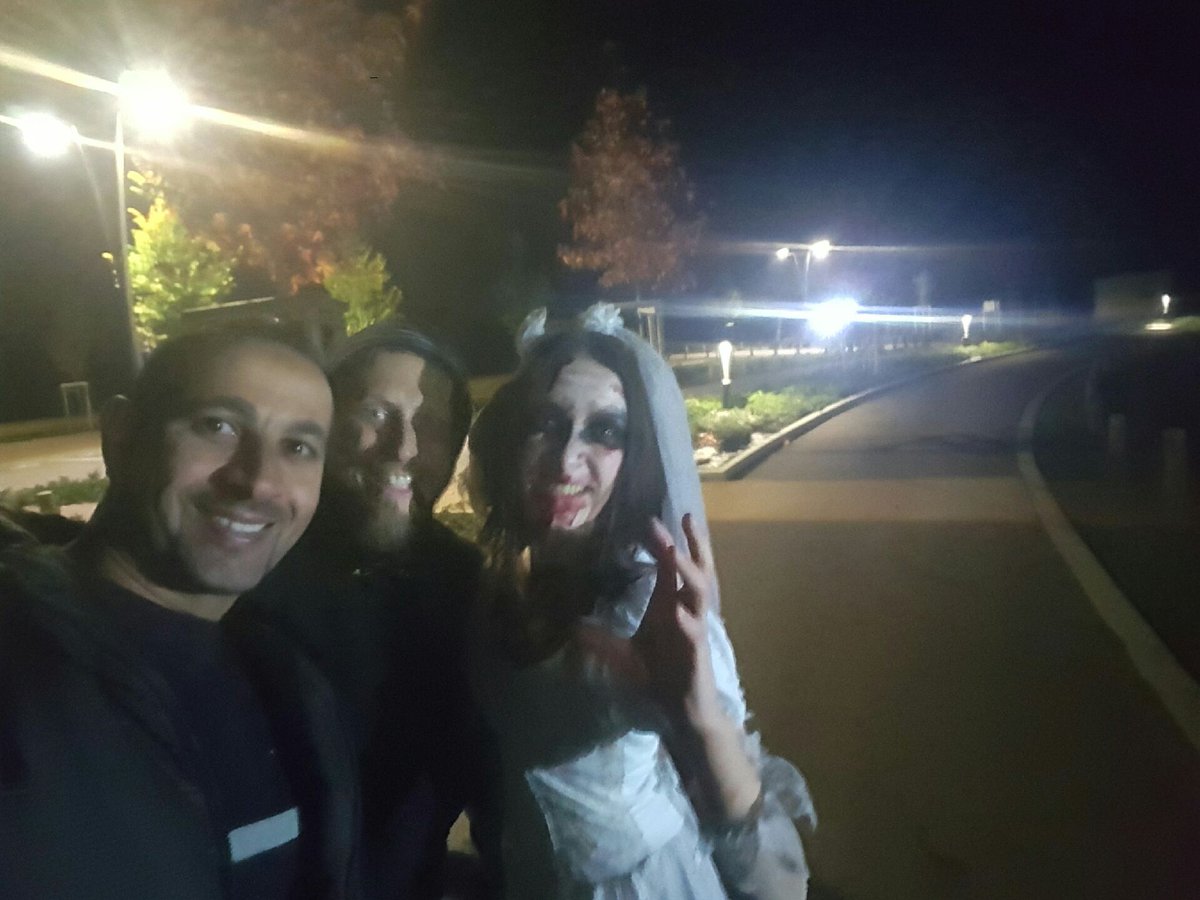 BalutBenoit's tweet photo. #teamvdr course d orientation à la #zombiesruneure ou on a rencontré une jolie mariée. Bravo aux organisateurs https://t.co/hMa4tXCbKK