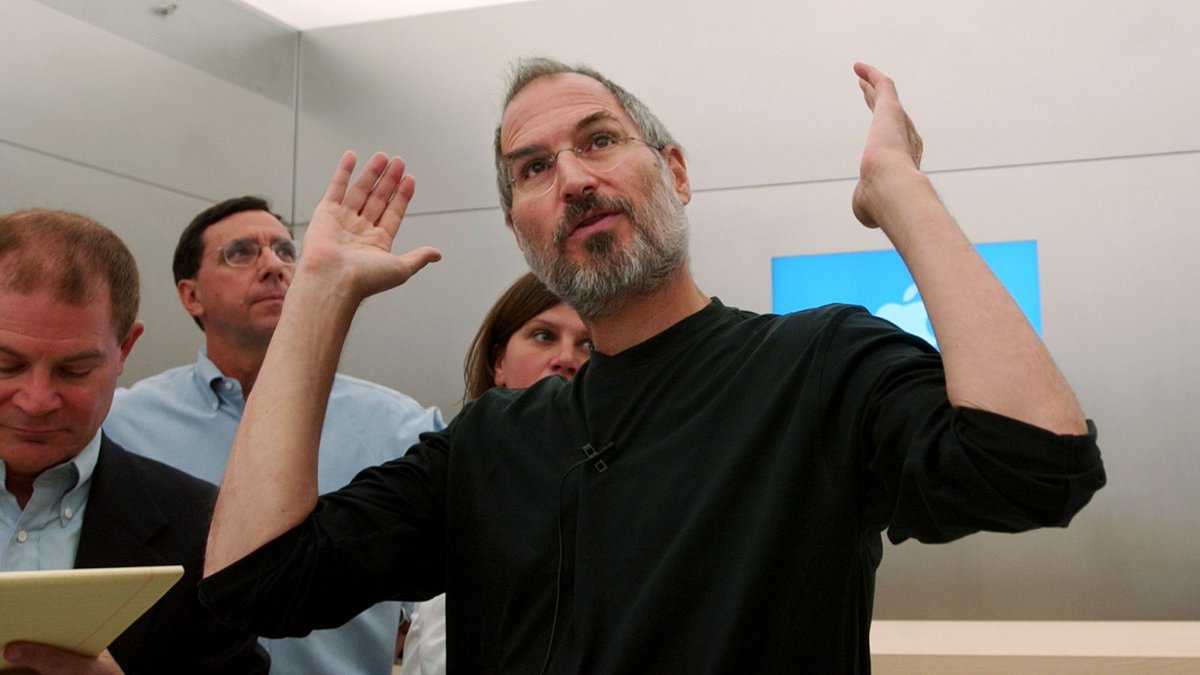 iOSworld's tweet photo. Steve Jobs would probably be rather upset with what @Apple has become today https://t.co/BmPIA2MPmb https://t.co/aTPL1KeSBN (via @rgruia)