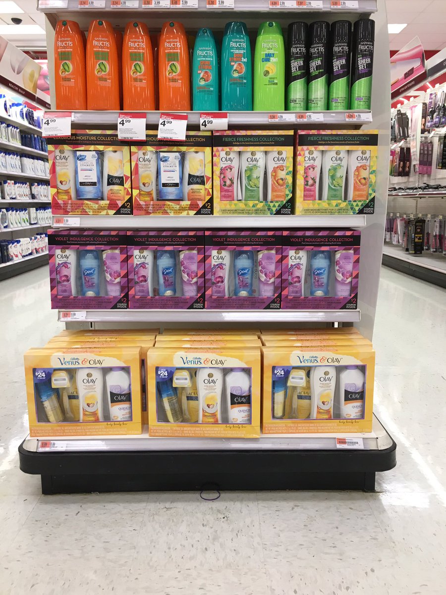 mventiTGT's tweet photo. Ready for the early holiday shoppers #DontWaitForASecond #SalesStory @RichardTruchon @tmarsh85 @JimHogan23 https://t.co/AOS28BllLv