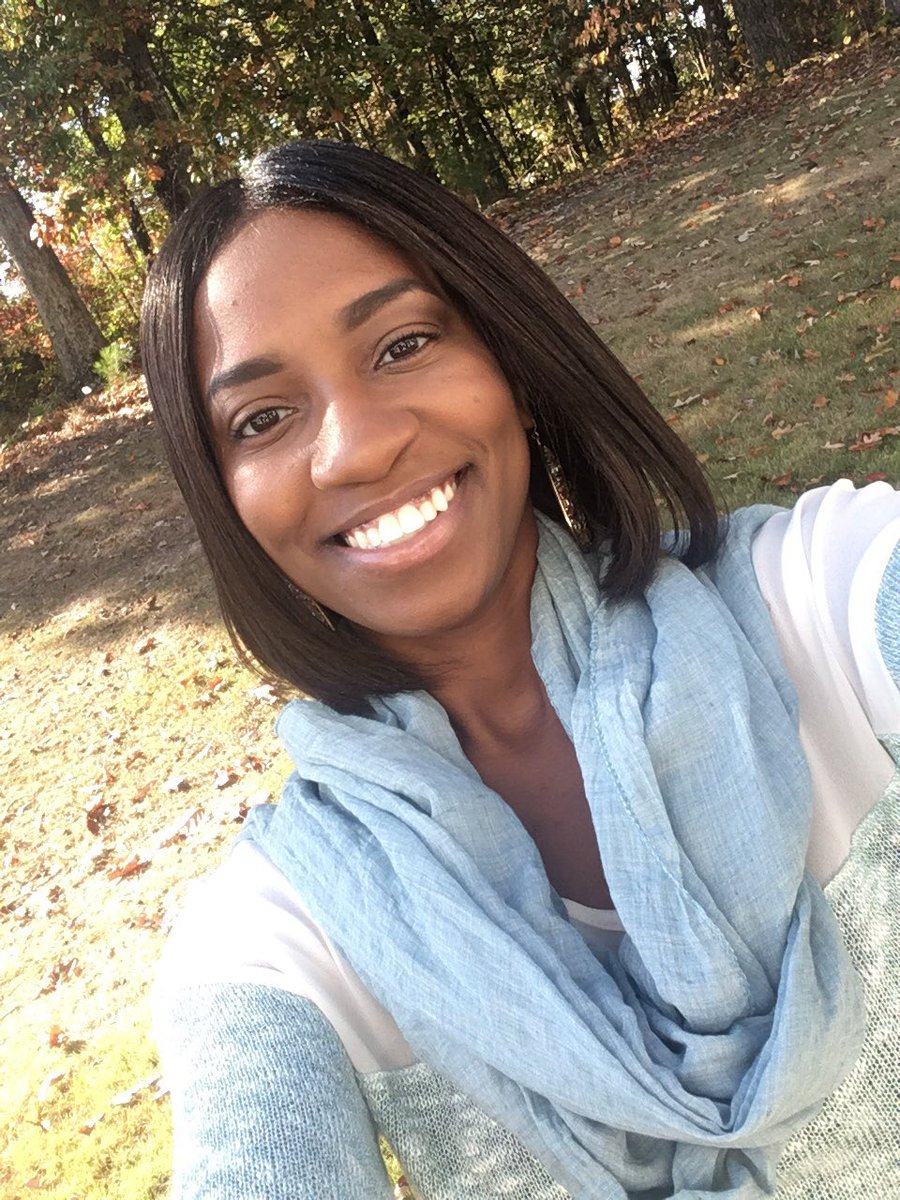 Fashonpurpose's tweet photo. Happy Fall☀️🍁🍂Denim scarf on the website. #happysaturday #fallstyle #denim #denimscarf #nature #blessed #fashonpurpose #fashiononpurpose https://t.co/cTP2M2QMEz