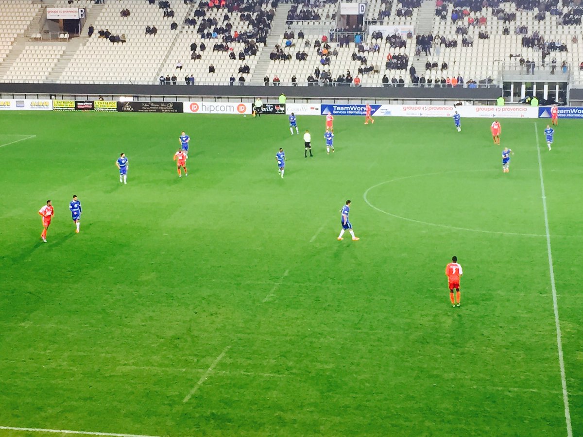mdestot's tweet photo. Le @GF38_Officiel inarrêtable ! 3-0 après le But de Dady Ngoye #GF38SLN https://t.co/weOfVA8qAM