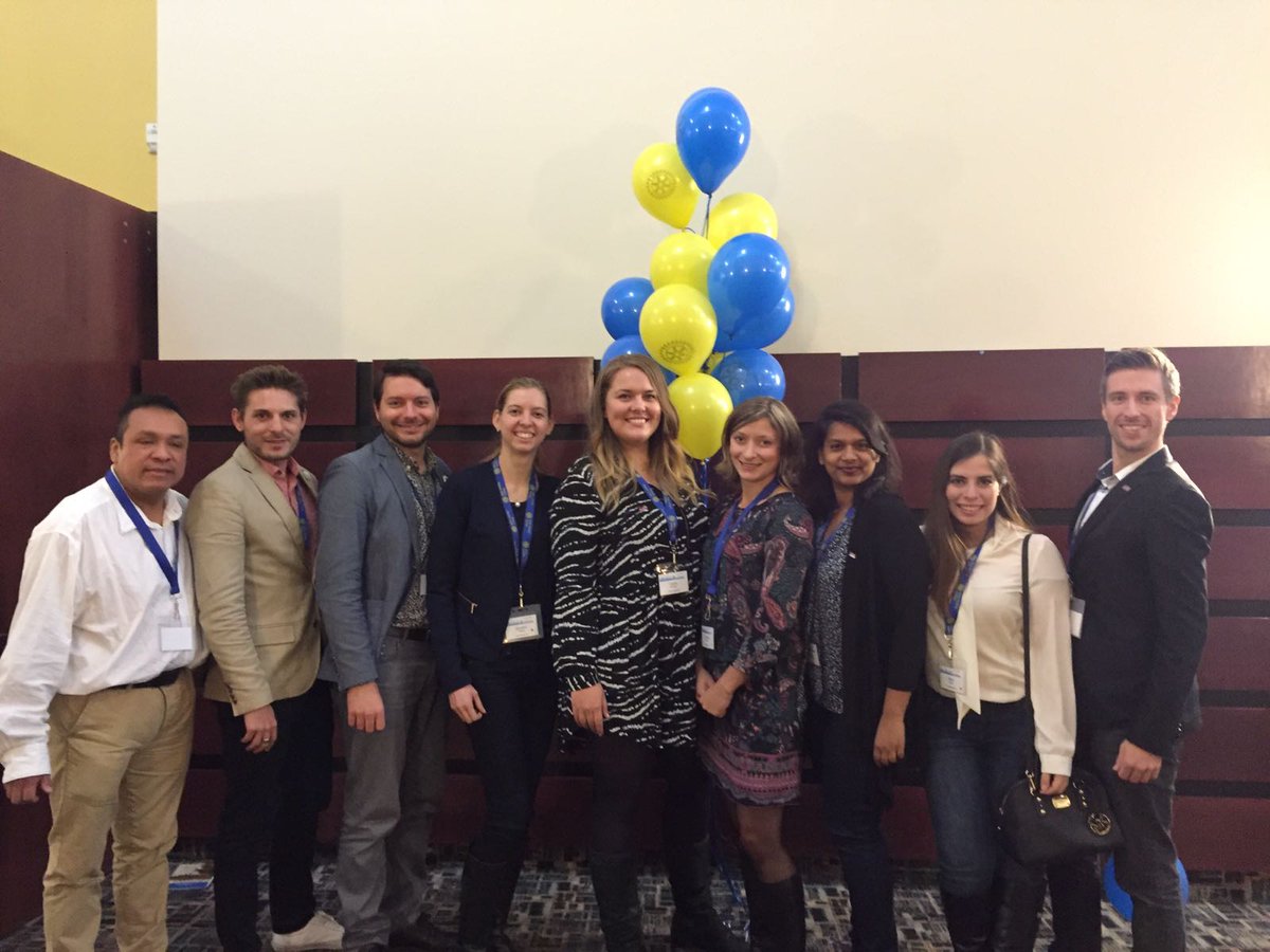 Belle délégation de 9 membres de notre club à la <a href="/DisCon7040/">DisCon7040</a> à Ottawa #100RotaryOttawa