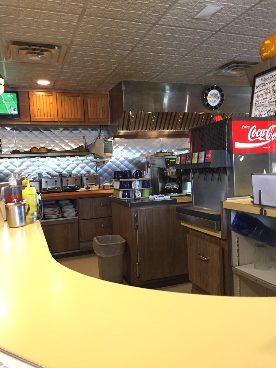 BobandAdamEat's tweet photo. Bob at the counter at #Sollys and about to get two of their famous burgers #MakeAmericaEatGreatAgain https://t.co/4xcypHhtny