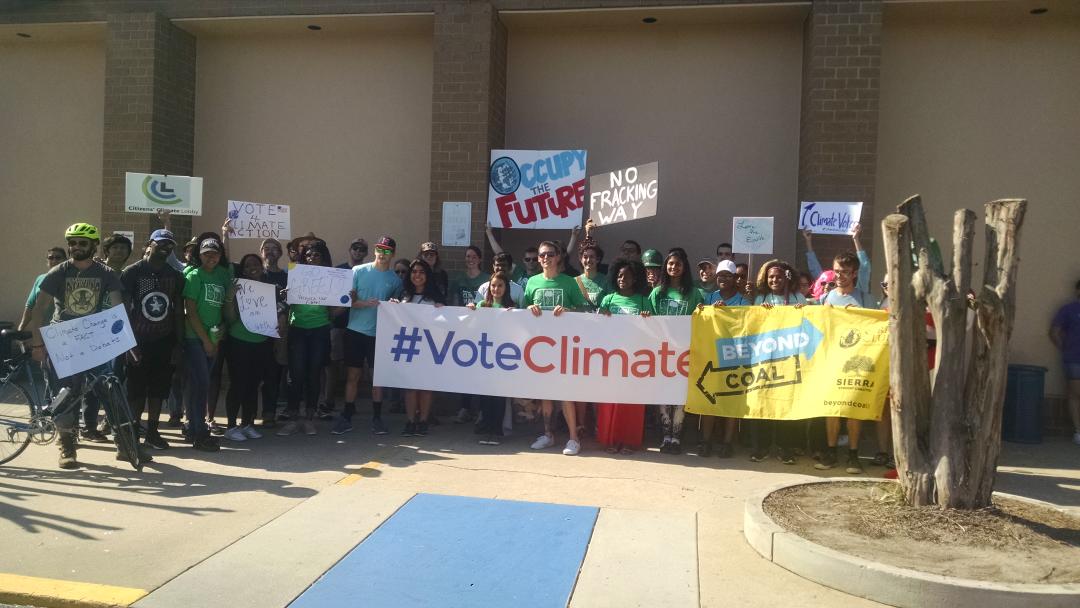 climatemarchatl's tweet photo. #climatemarchATL has arrived to #voteclimate #voteearly #democracyatwork https://t.co/gB214VXUt5
