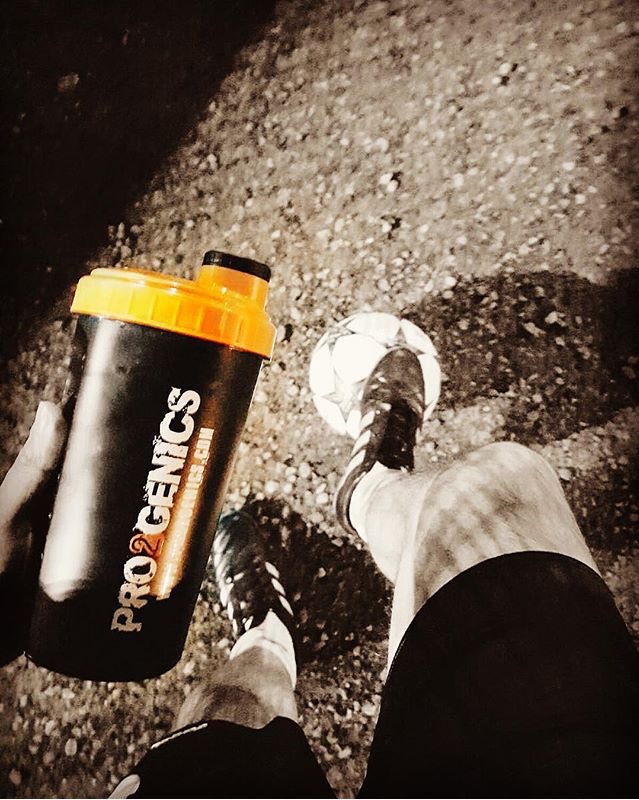 pro2genics's tweet photo. Pro2genics on the go #TeamP2G #Workout #Fitness #Gym #Pro2genics #Transform #Supplements @Motivation #Gains #GymFreaks #Protein #Nutrition https://t.co/wpLCP1xw4w