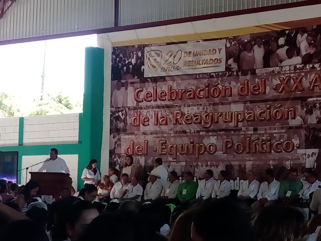 BETTY_ARISA's tweet photo. "La unidad del magisterio veracruzano son la fuerza del Equipo Político" @jncr2004 @ignacio_sedano @KIKE_MARSA https://t.co/PAjSdHKjrq