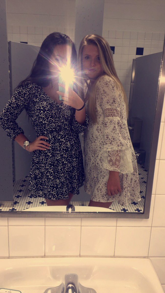greer_kuipers's tweet photo. happy birthday Maddie moo❤️❤️ i love u so much and come home soon(((-: https://t.co/f2soiXq1q9