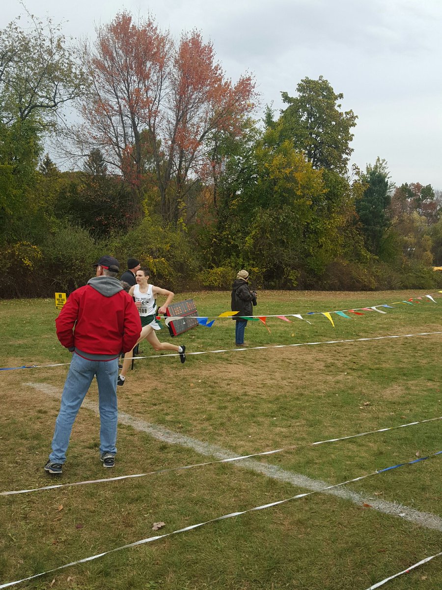 New Milford's Eli Nahom takes the Class L boys title in 16:33. #ctxc