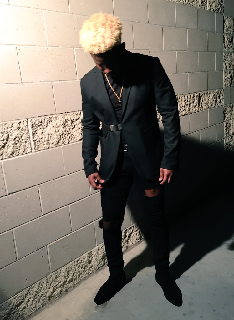g0ldtop's tweet photo. got so many styles, I'm a group.

#phinallyphamous2k16 #BCUHC2k16 #BCUHOCO2k16 https://t.co/bMm6qUrjDs