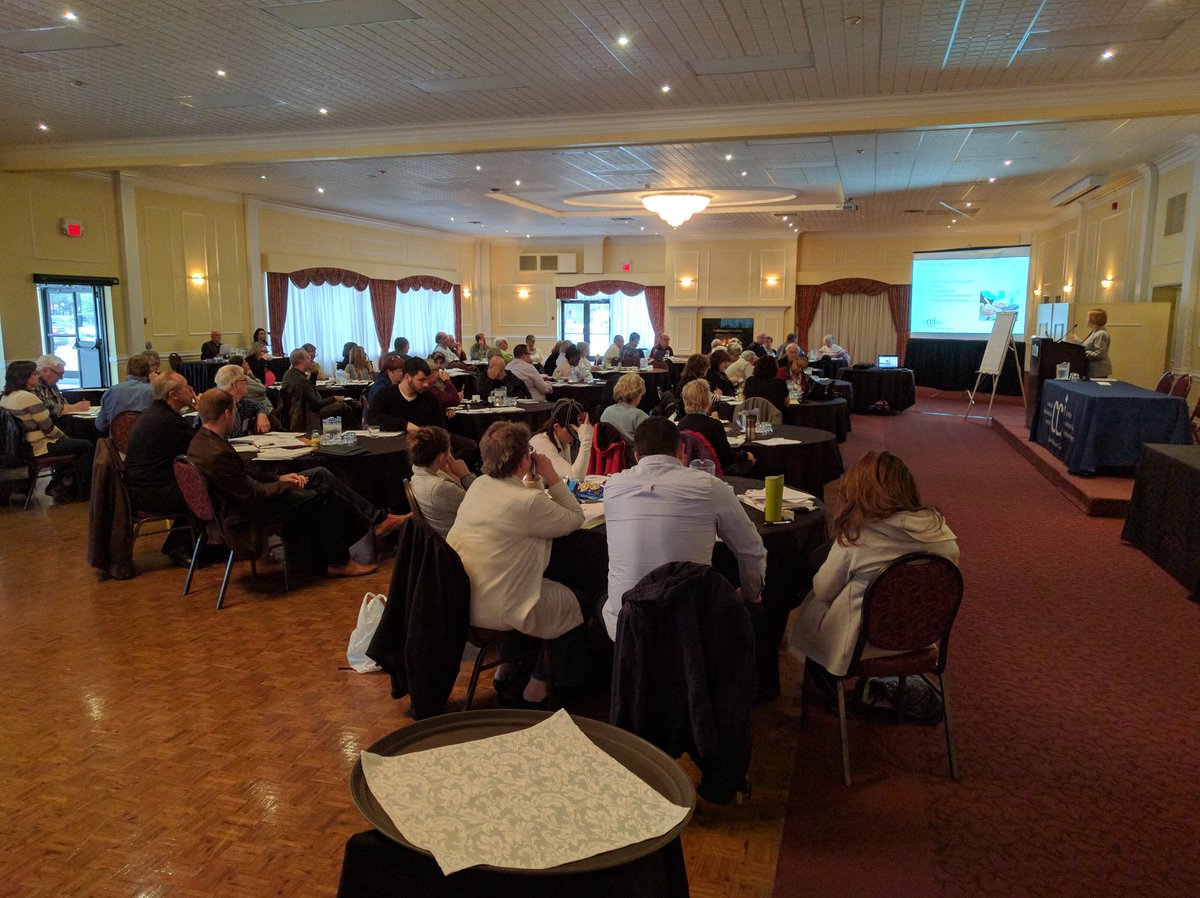 EdisonEngineers's tweet photo. James Armstrong at CCI Level 200 Condo Director course in Kitchener. #PhysicalManagement Great questions on engineer flexibility. https://t.co/xa2OyXd4nw