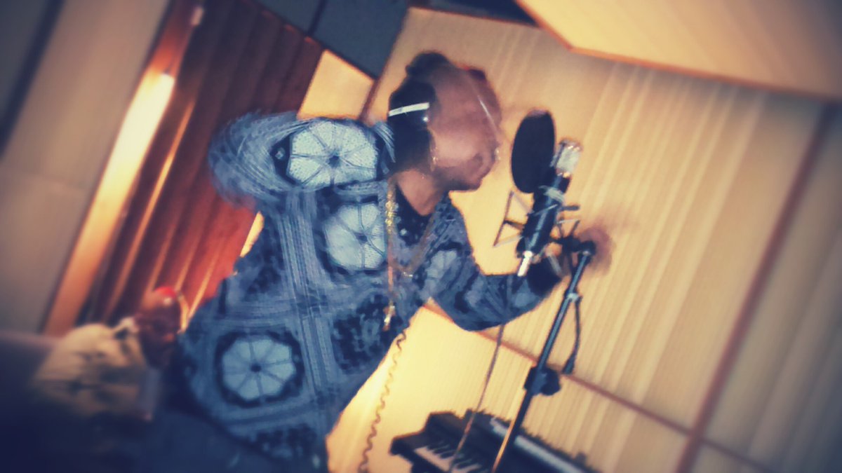 Mothashipp's tweet photo. Some serious energy last night with @RDXmusic @Masakrah &amp; Don Diego @ Western Jive Studio  #ShellShellShell https://t.co/eSIjNKIWJd