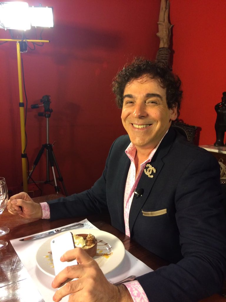 rafaelcosta1148's tweet photo. Gran profesional y mejor persona. Insuperable @sercompany grabando @LosCENAdores junto a @collinet_daniel en @LaAlondra  excelente!!! https://t.co/8acP9oMyNO