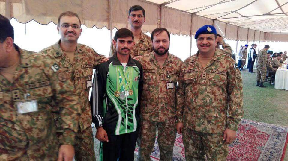 Pakista02766500's tweet photo. Col Shahid embraced shahadat, Maj Jalal seriously injured on Motorway, while finding alternate route for convoy blocked due to Containers https://t.co/Z9mlEov7LZ