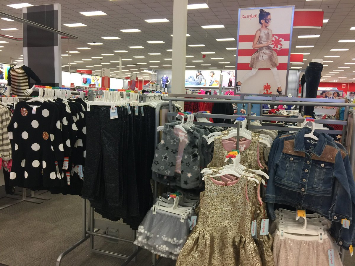DesignEmk's tweet photo. Halloween Party is on @ Target Roseville North!👻 #VMTL #T1502#Cat&amp;Jack https://t.co/x33FsPk9V2