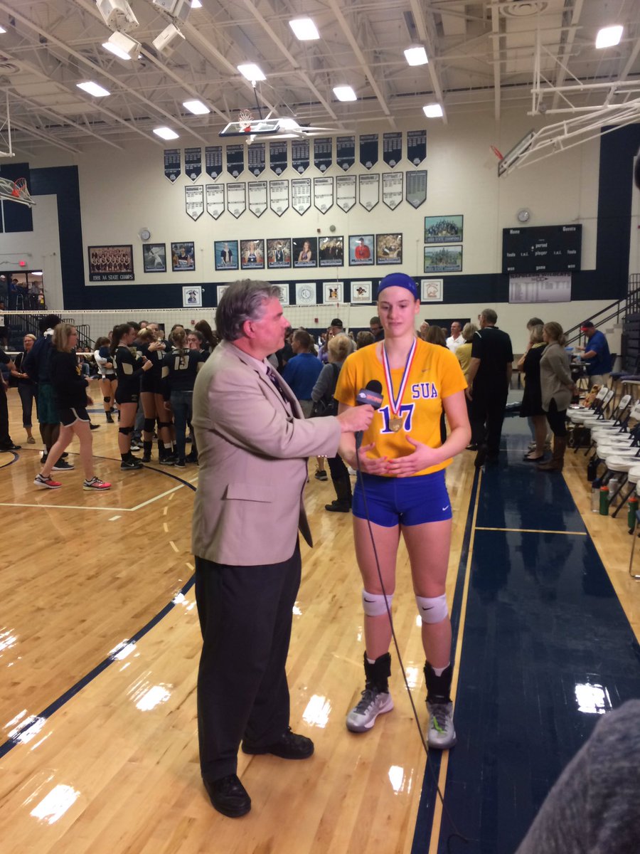 GkBrown04's tweet image. Paulette stepped up in the 5th set. #keyblocks #clutchkills @SUA_volleyball #BCSNnation