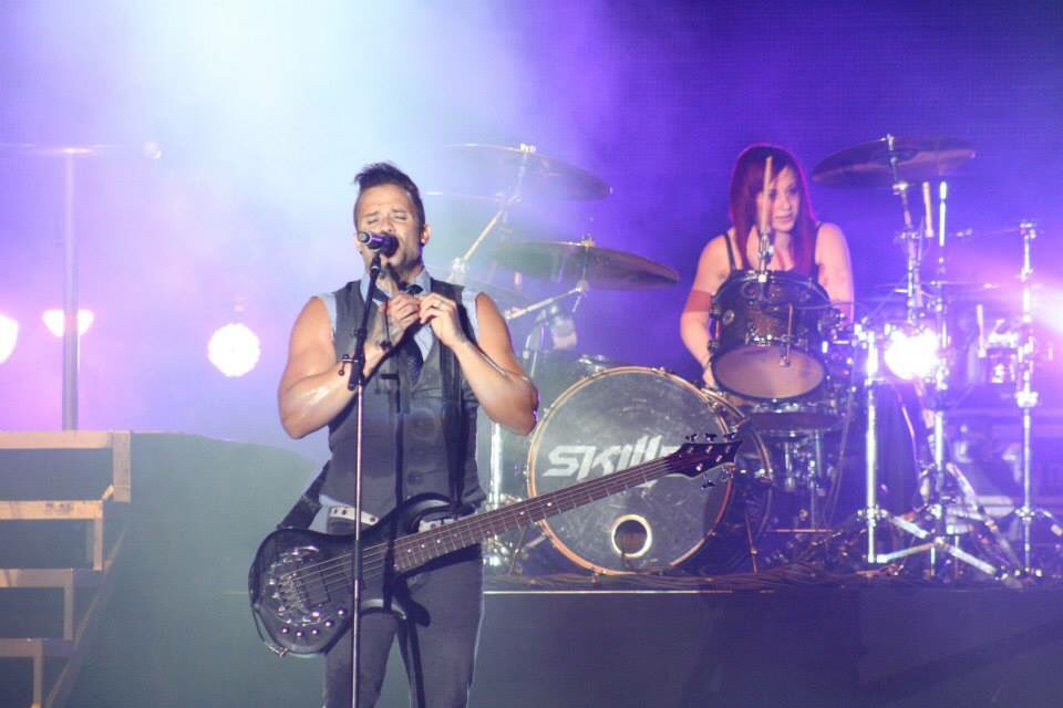 AppStateAlum05's tweet photo. #20yearsofSkillet Love this band this was at #BeachBlast 2014 in #MyrtleBeach @skilletmusic rocked it out! https://t.co/x2ercNIrhC
